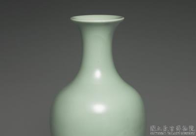 图片[2]-Guanyin vase with bluish-green glaze, Qing dynasty, Yongzheng reign (1723-1735)-China Archive